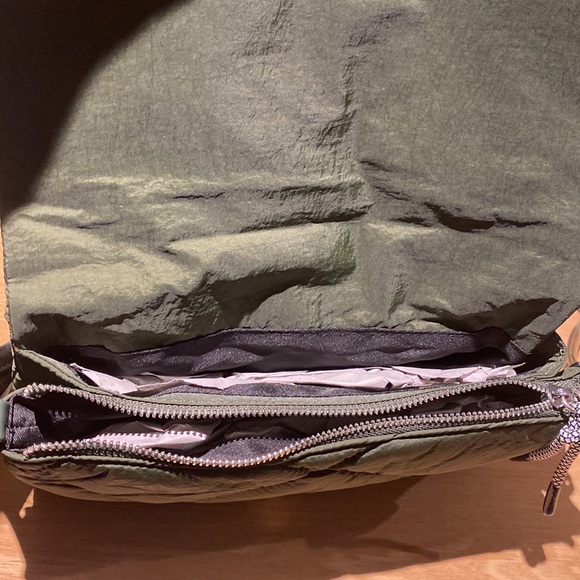 HOST PICK ✨ TONY BIANCO HANDBAG SOFT BAG STYLE KHAKI 2 inside pockets long strap - Picture 8 of 10